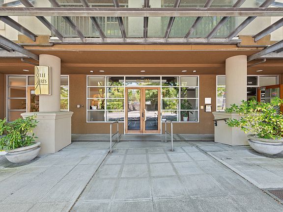 4th image of 118 107th Ave NE Unit B306