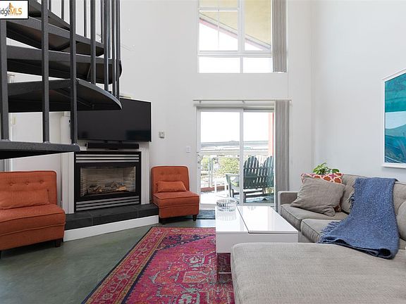 3rd image of 675 8th St APT 8