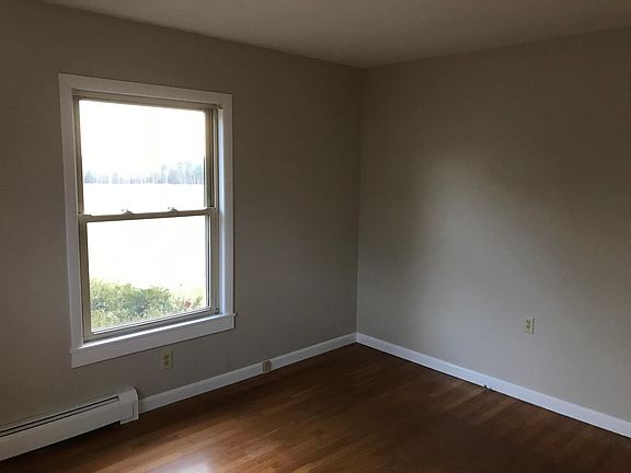 4th image of 2030 Essex St