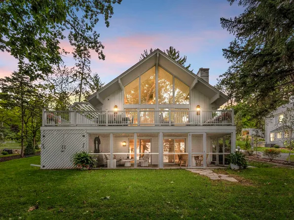 W2219 Hickory Rd, Green Lake, WI 54941