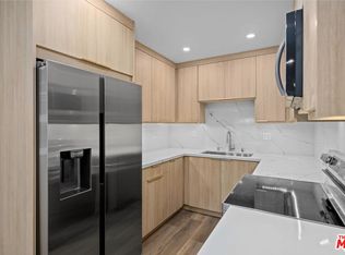 2449 N Beachwood Dr APT 13, Los Angeles, CA 90068