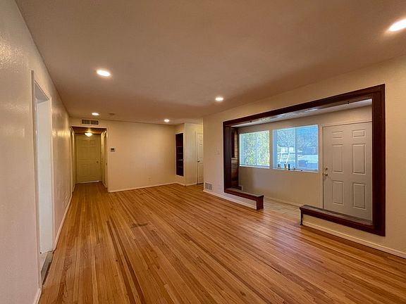 5th image of 2735 San Pablo St NE
