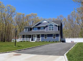 24 A J Ct, Riverhead, NY 11901
