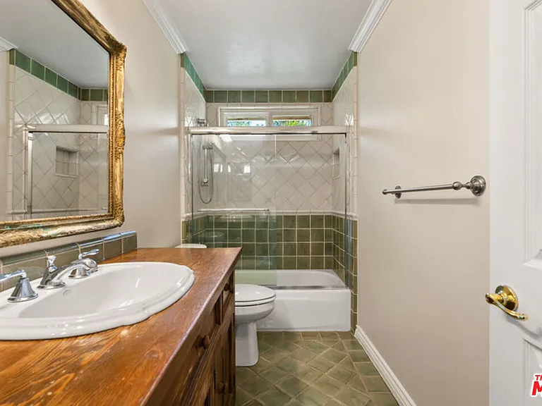 22840 Sparrowdell Dr — Photo 14