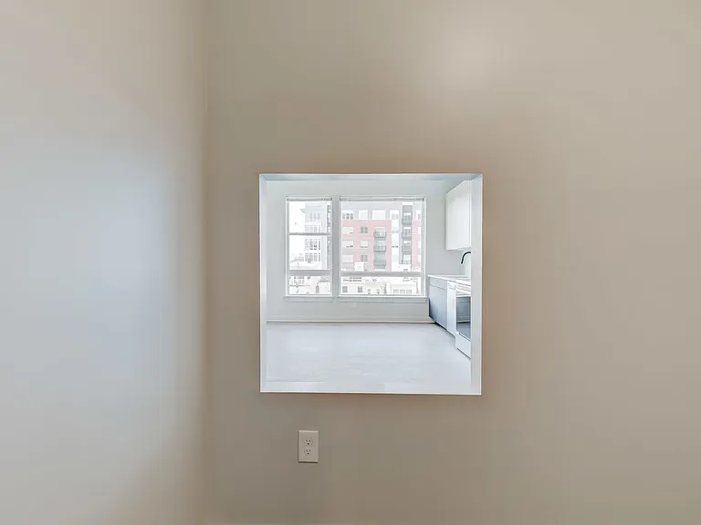 115 W Hamburg — Photo 42