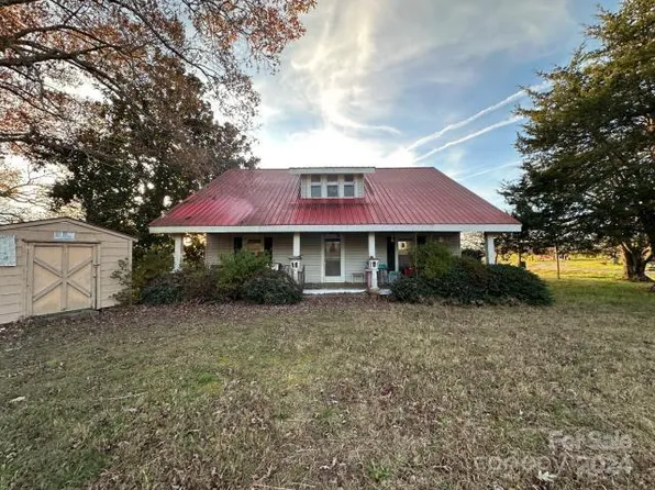 3599 Zion Church Rd, Hickory, NC 28602