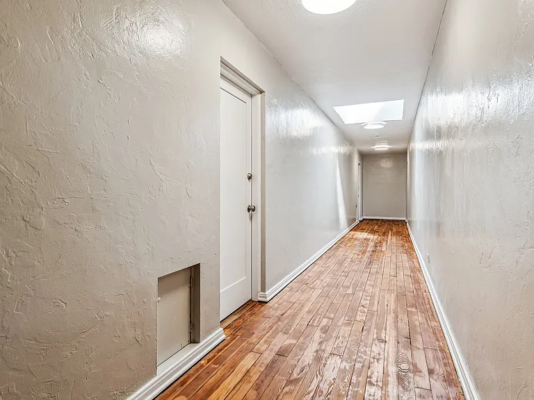 Leyden Apartments — Photo 3