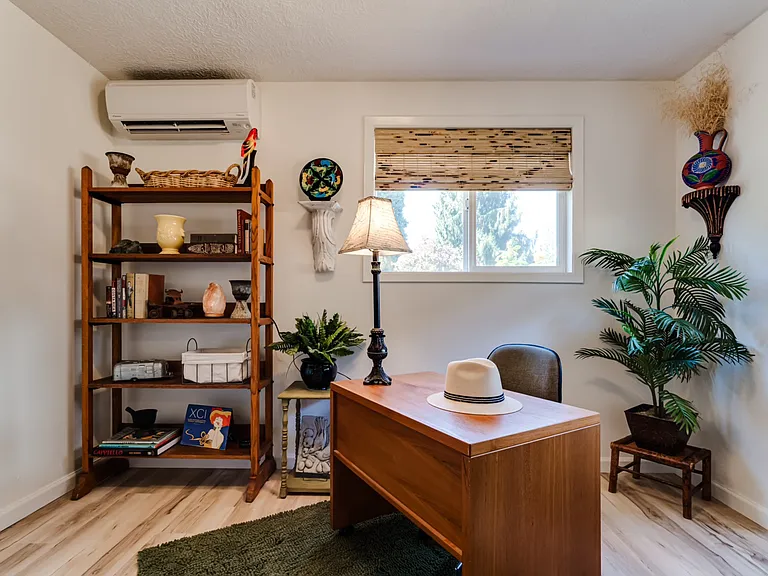 2801 Ferndale Dr — Photo 3