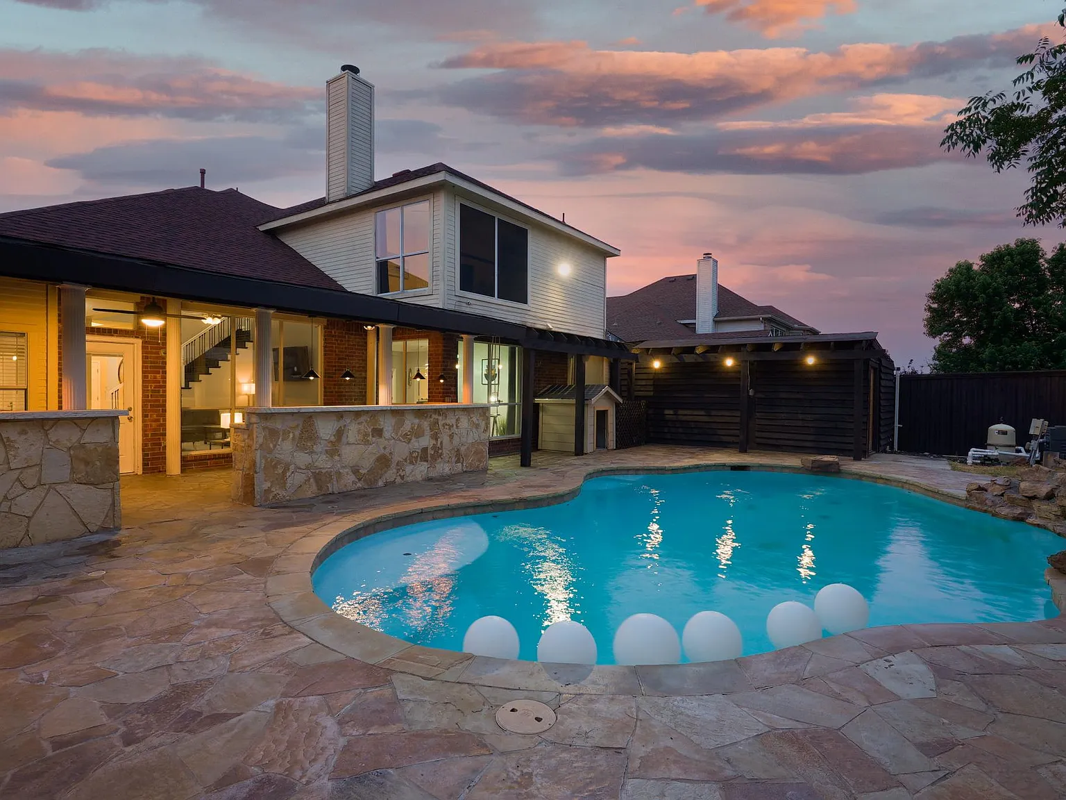 5 bed, 3138 sqft, $6,800 — Photo 3