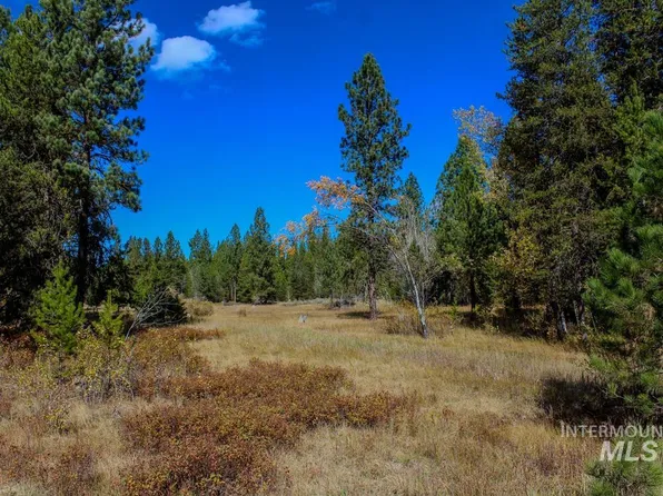 110 Warner Dr, Cascade, ID 83611