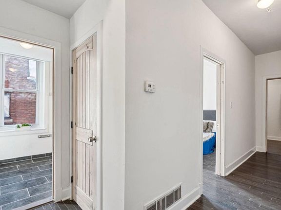 5th image of 2814 W Oxford St #2