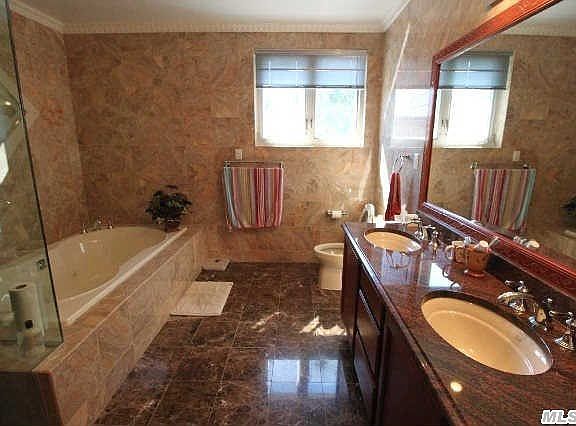 4th image of 25275 Brattle Ave