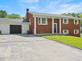 85 Cherry Ln, Burnside, KY 42519