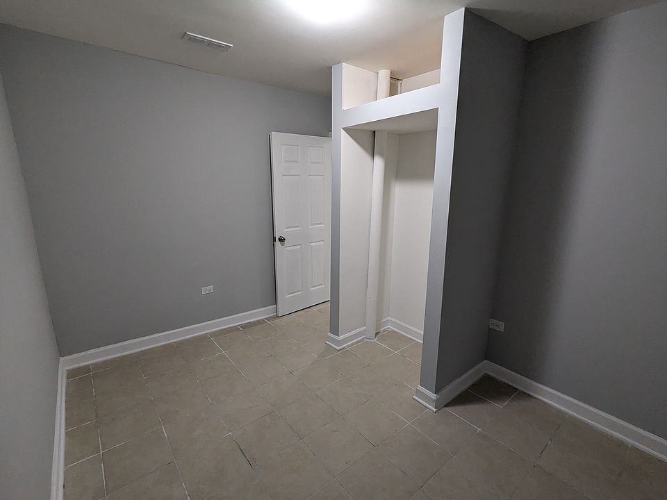 1st image of 5845 S Sacramento Ave #3