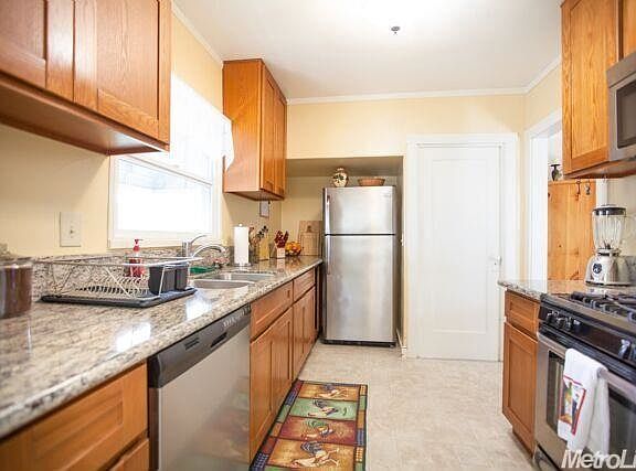 2nd image of 2127 Colfax St