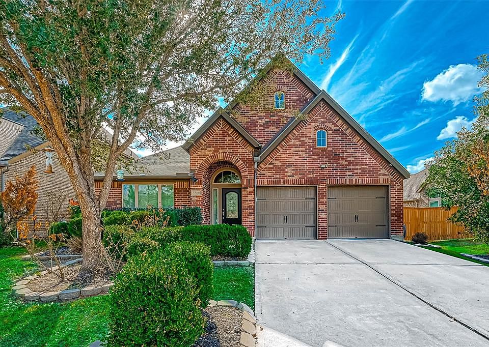 1st image of 17511 Aldenwilds Ln