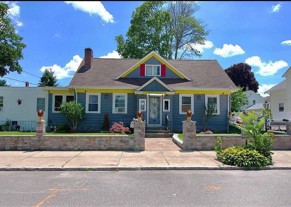1st image of 262 W Forest Ave