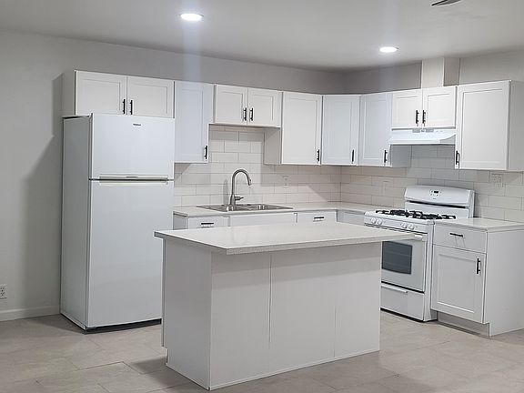 2nd image of 265 1/2 Twin Oaks Ave