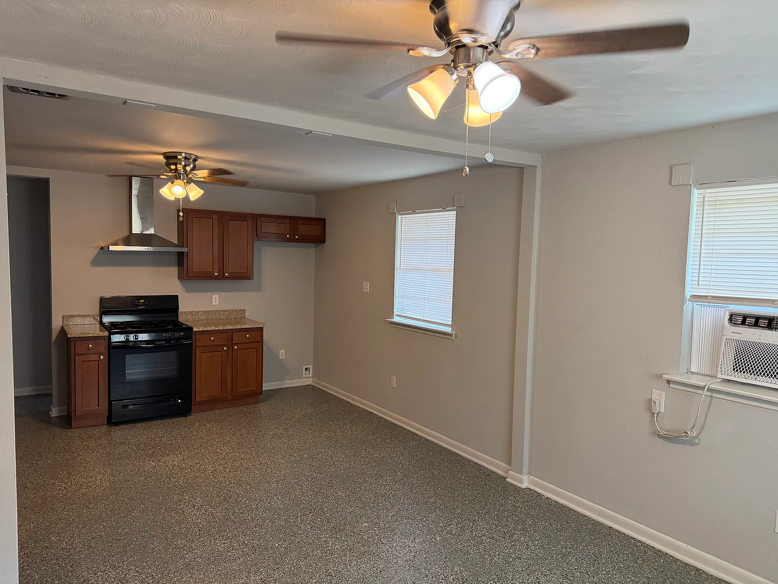 2 bed, 800 sqft, $1,150 — Photo 2