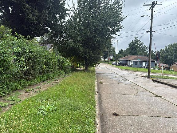 5th image of 300 S East St
