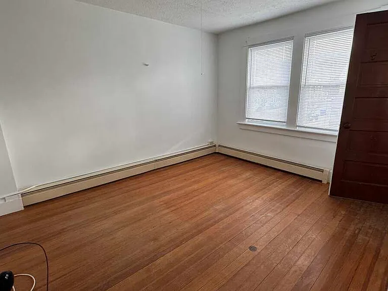 53 Grant St — Photo 6