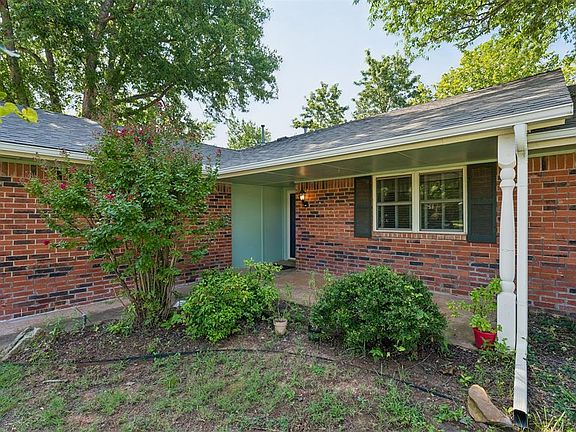 5th image of 510 Leaning Elm Dr