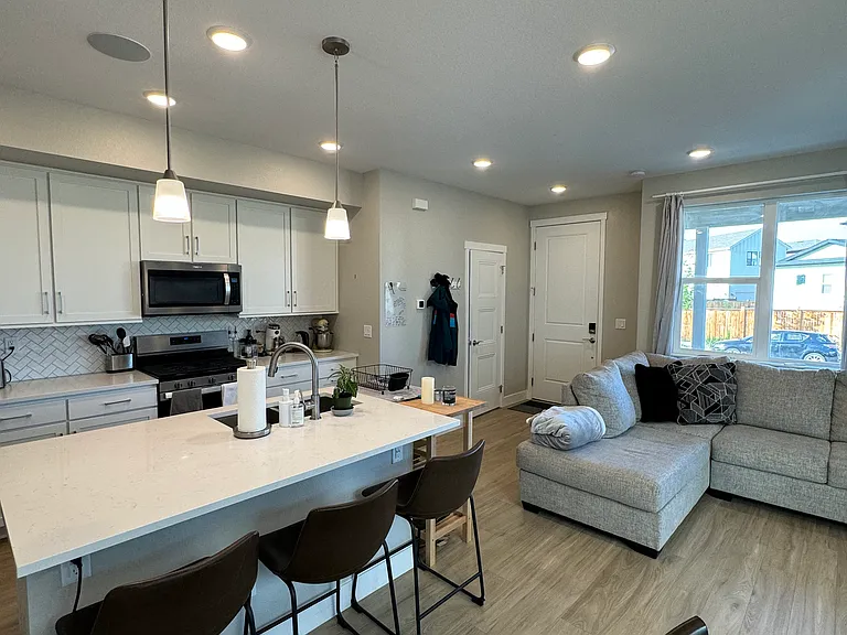 6363 N Emporia Ct — Photo 4