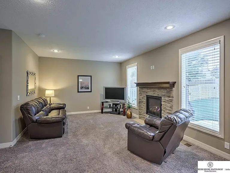 4318 S 198th St — Photo 6