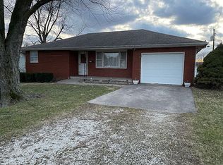 631 S Walnut St, Pittsfield, IL 62363
