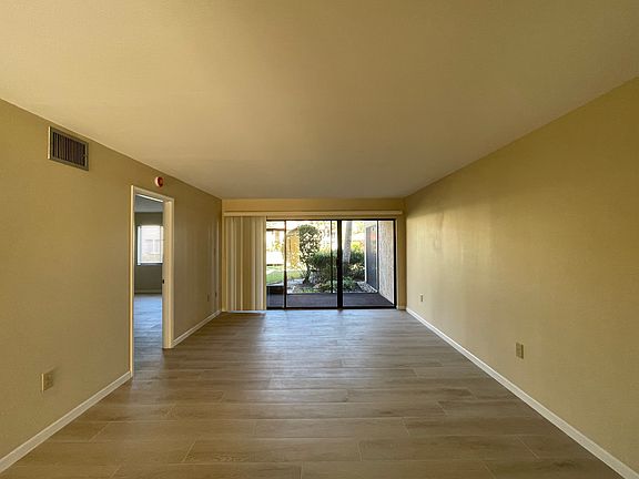 4th image of 5172 Lake Village Dr
