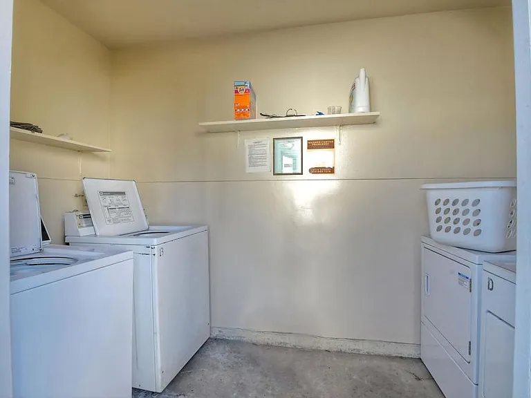 6675 Paseo Del Norte #B — Photo 17