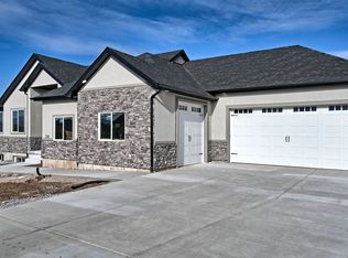 1261 E Upland Dr, Tooele, UT 84074