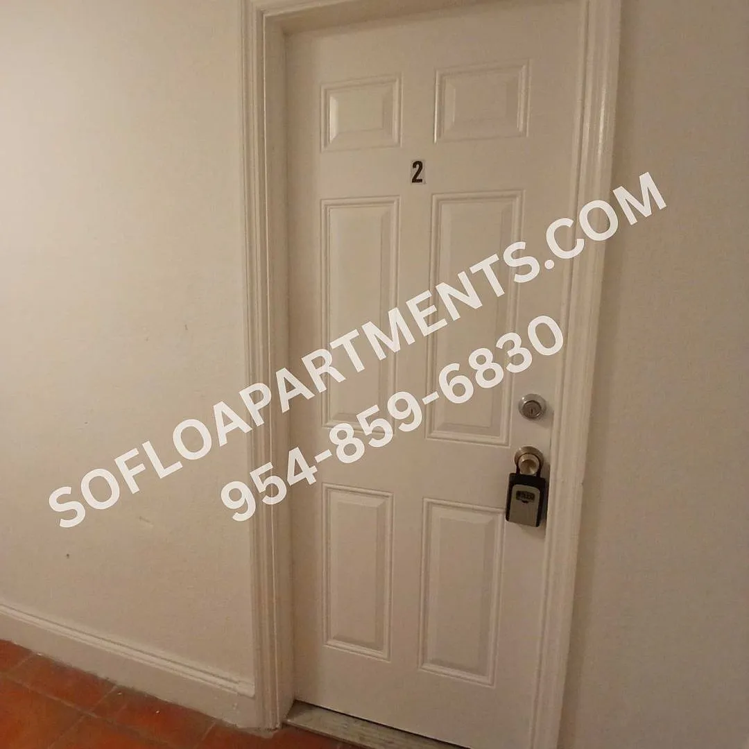 2034 Washington St — Photo 2