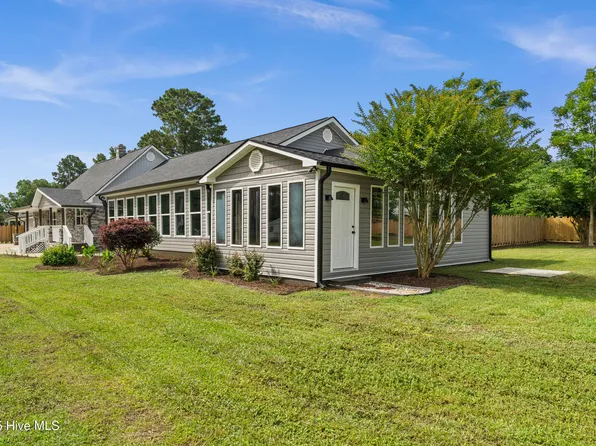 705 Bullard Street, Roseboro, NC 28382