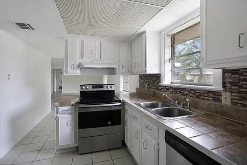 3 bed, 1641 sqft, $2,000 — Photo 4