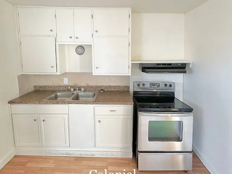 422 W Green Ave — Photo 3