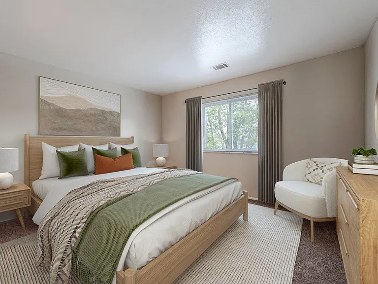 Lakeshore Reserve Off 86th Apartments and Townhomes — Photo 7