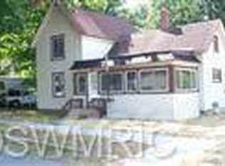 302 Oak St, Hartford, MI 49057