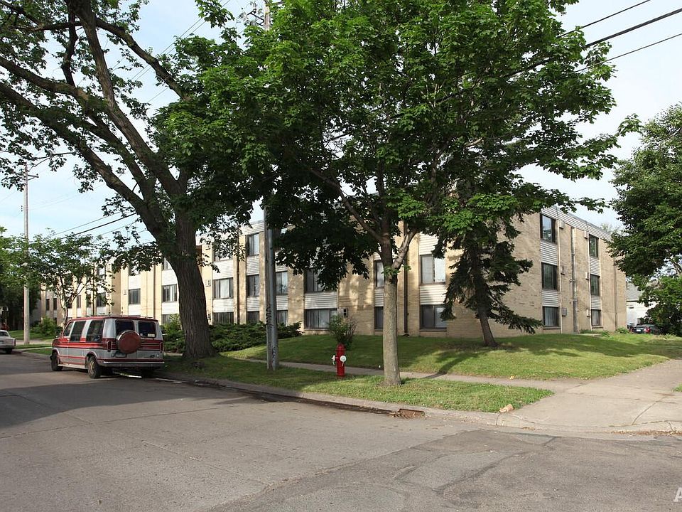 1st image of 906 21st Ave S