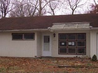 2529 SW Seabrook Ave, Topeka, KS 66614