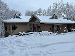 7285 Parkwood Dr, Fenton, MI