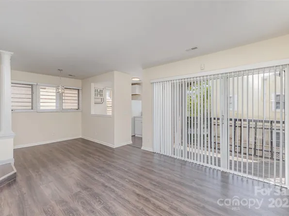 1101 E Morehead St APT 32, Charlotte, NC 28204