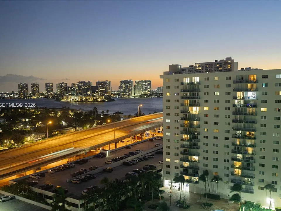 19370 Collins Ave #1614