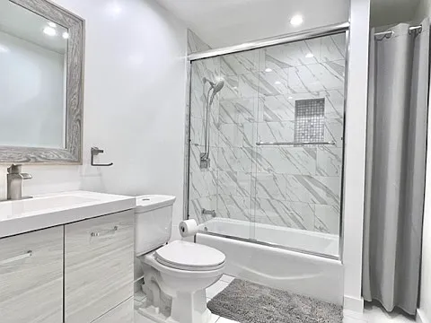 15104 Valerio St — Photo 11