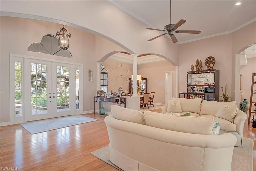 3 bed, 3.0 bath, 2990 sqft, $13,500 — Photo 4