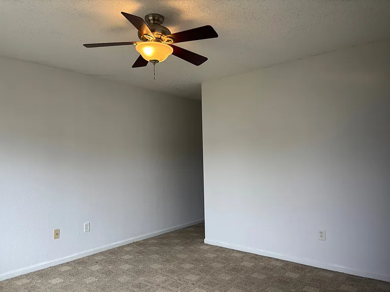 7248 Kimble Dr — Photo 37