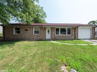 761 Fox River Rd, Valparaiso, IN 46385