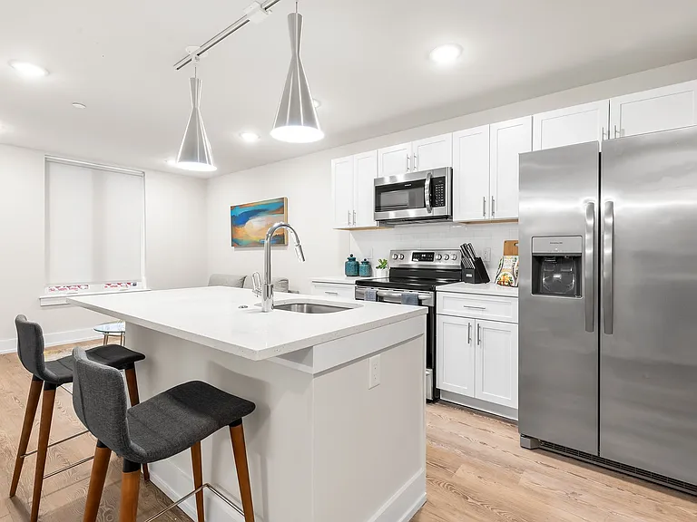 214 Vine — Photo 12
