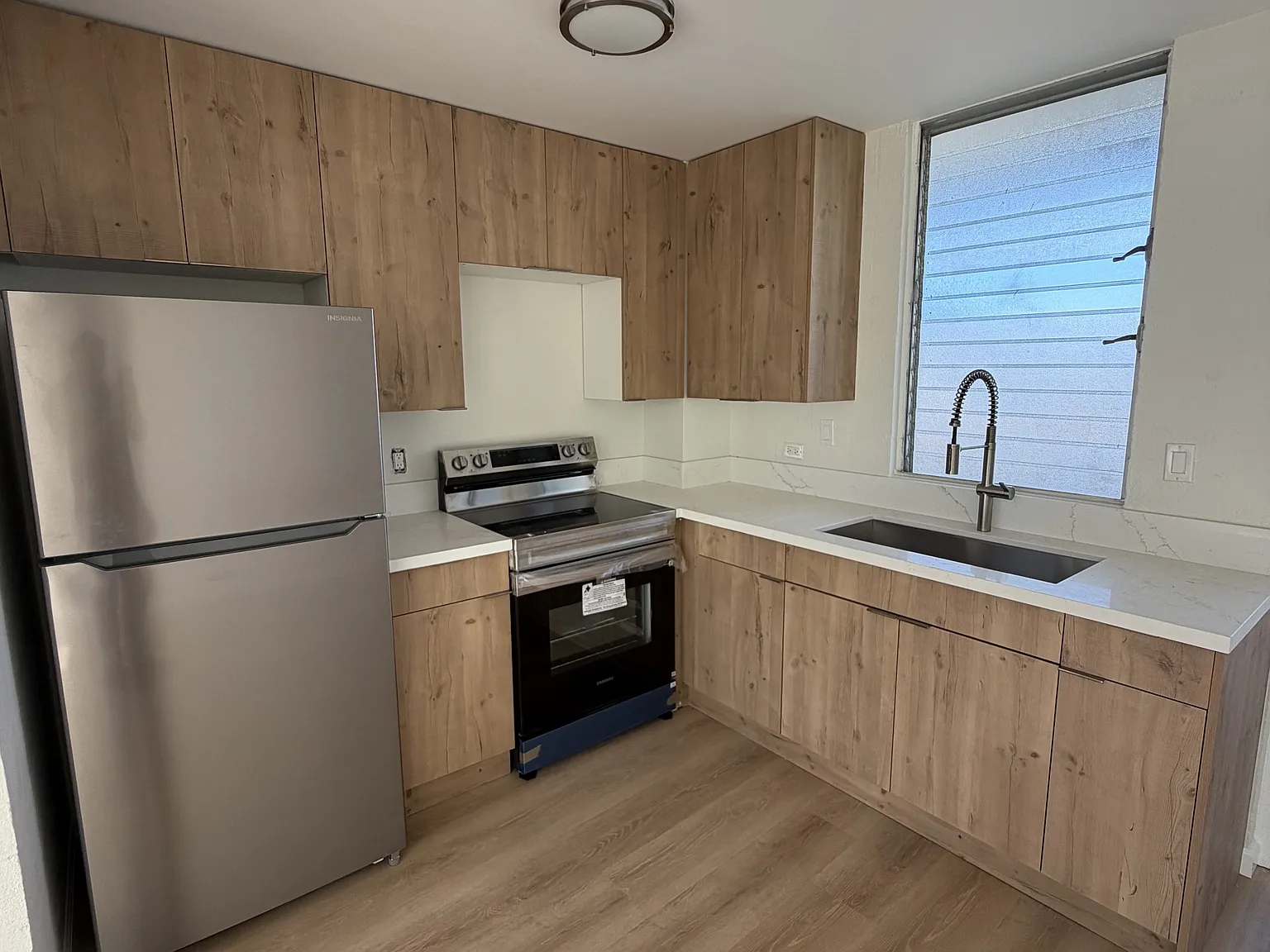 910 Factory Street - 1 — Photo 1