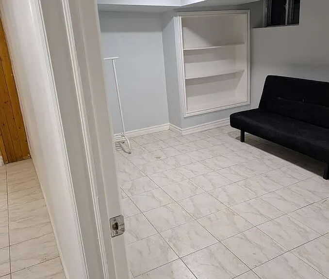 21 Patricia Ave — Photo 3